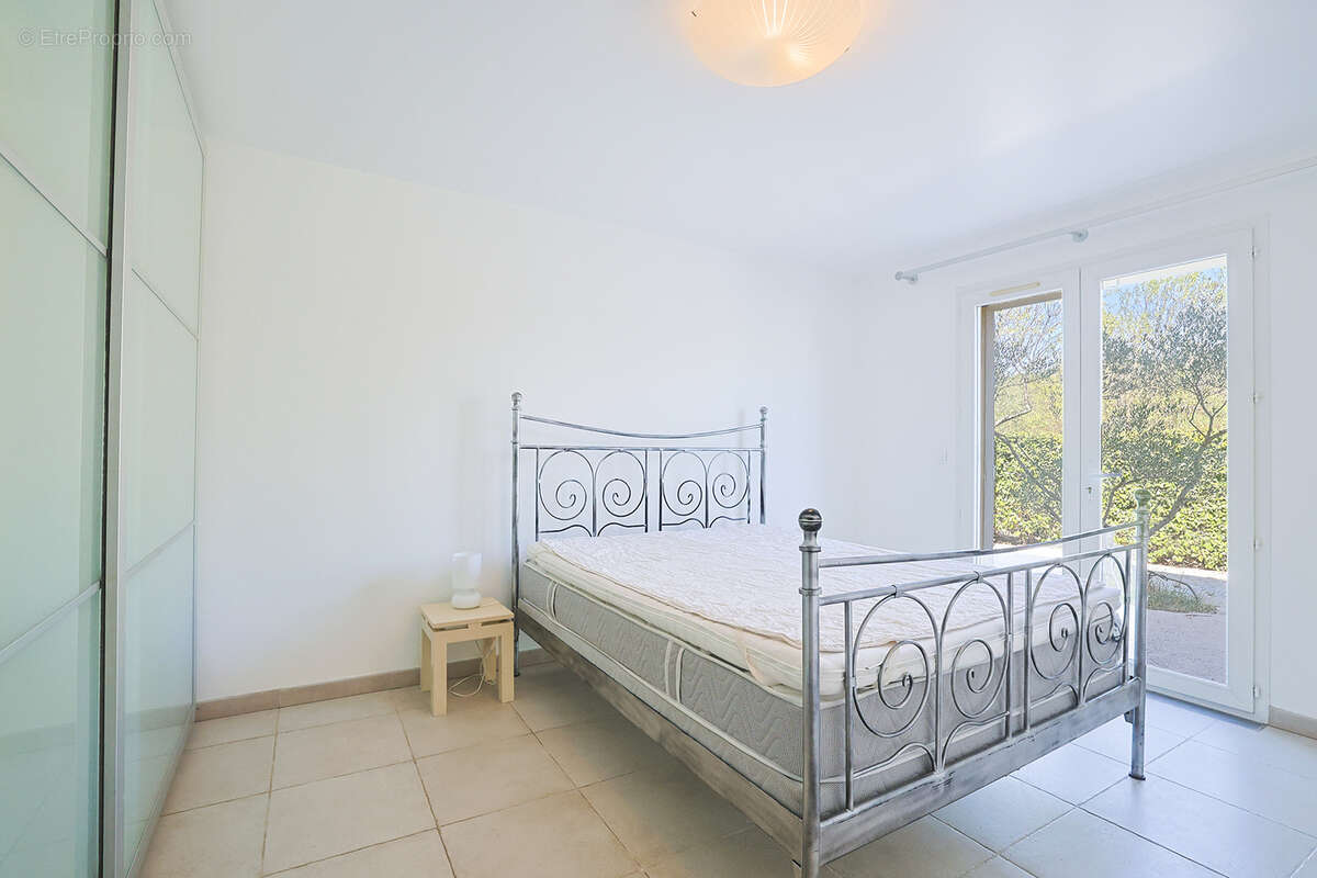 Maison à SOLLIES-TOUCAS