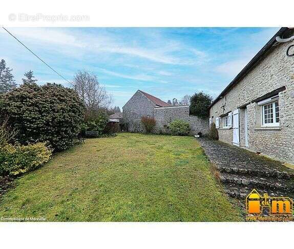 Maison 280 m² à Etampes  - photo 2