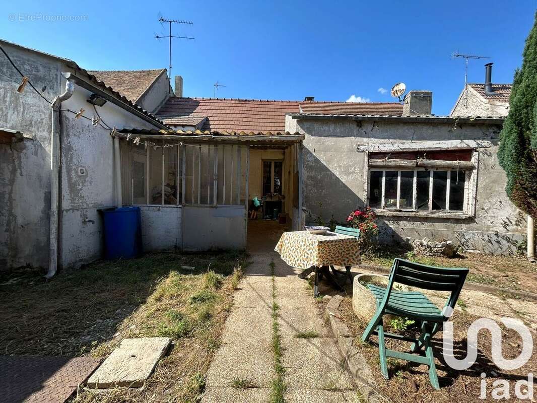 Maison 97 m² à Oysonville  - photo 8