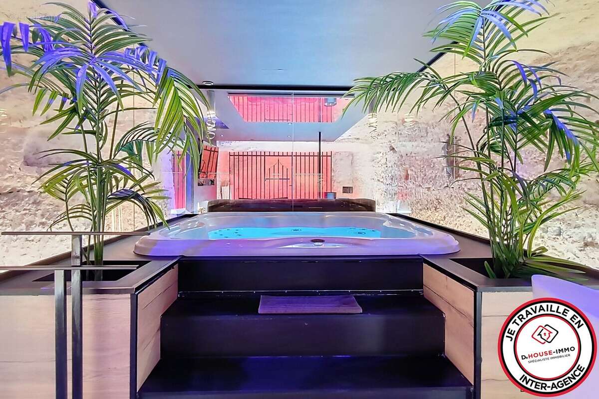 Appartement 200 m² à Tours  - photo 18