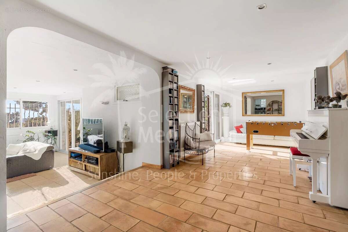 Maison à TOURRETTES-SUR-LOUP