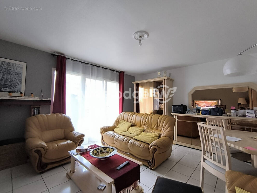 Appartement à JOUY-LE-MOUTIER