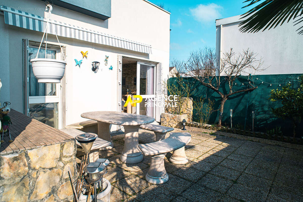 Appartement à SARTROUVILLE