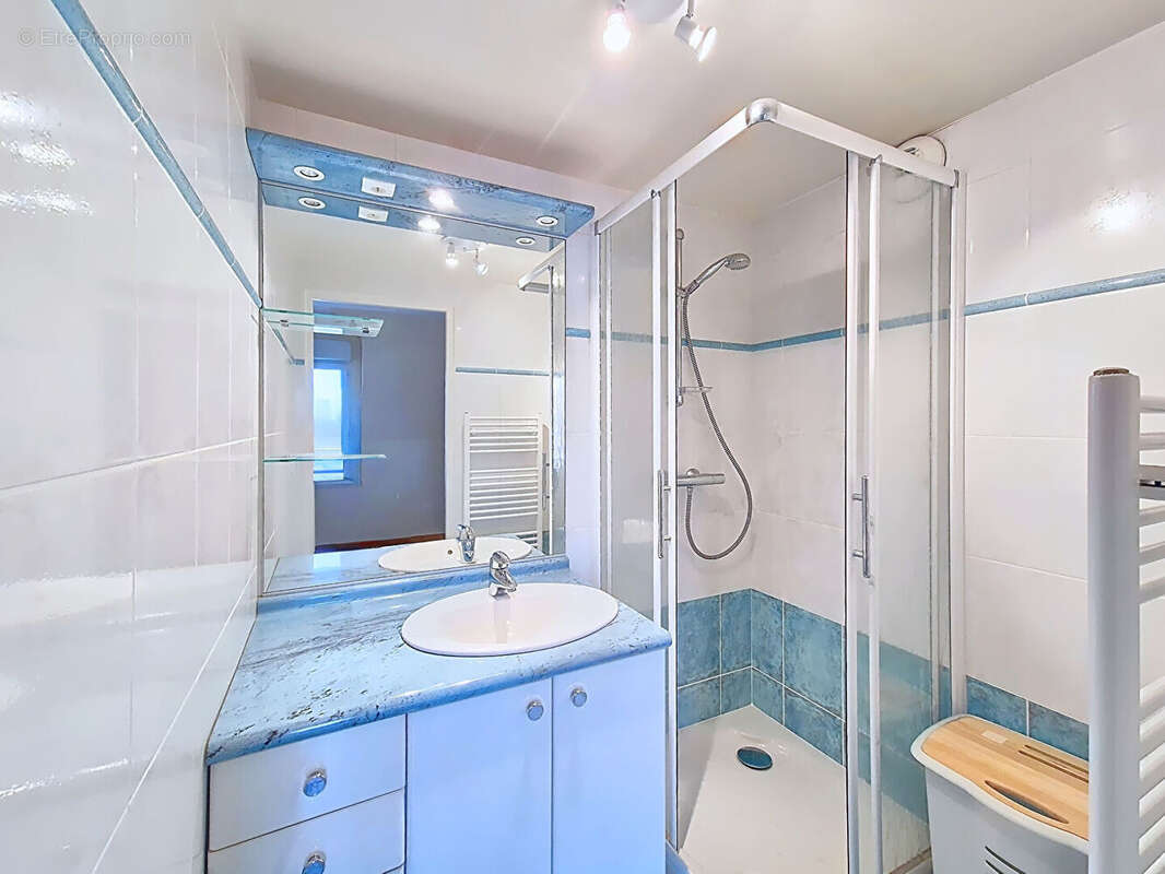 Appartement à L&#039;HAY-LES-ROSES