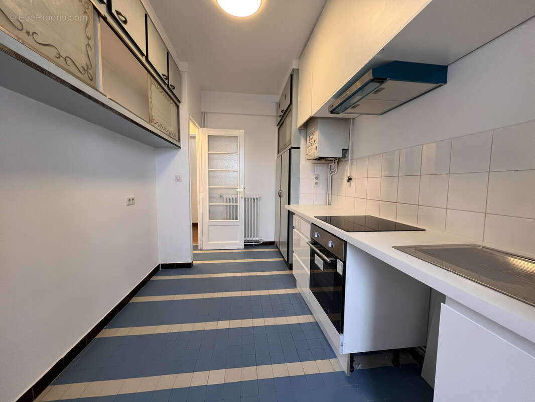 Appartement à MARSEILLE-1E