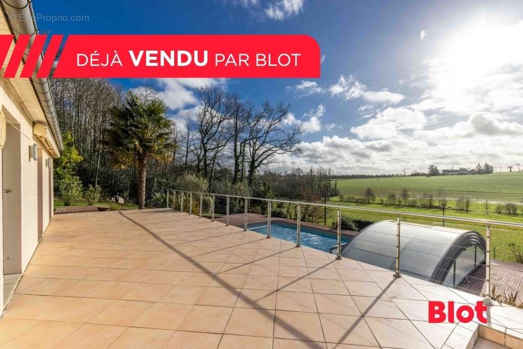 Maison à MONTREUIL-LE-GAST