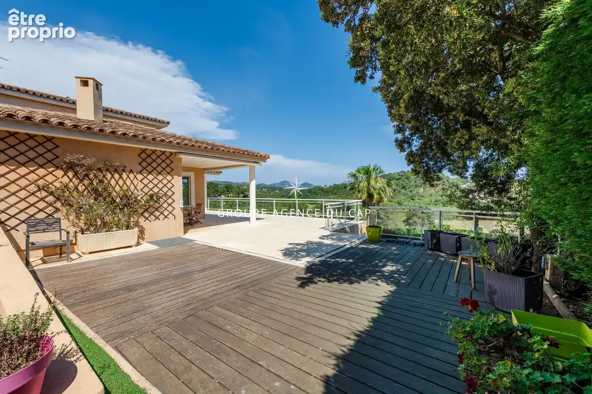 Vue degagee tres belle villa lumineuse de 7 pieces 5 chambres piscine deux garages proche golfs - photo 14