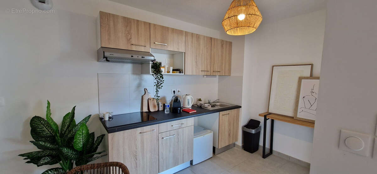 Appartement à PINS-JUSTARET