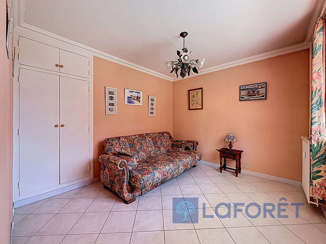 Appartement à SIX-FOURS-LES-PLAGES