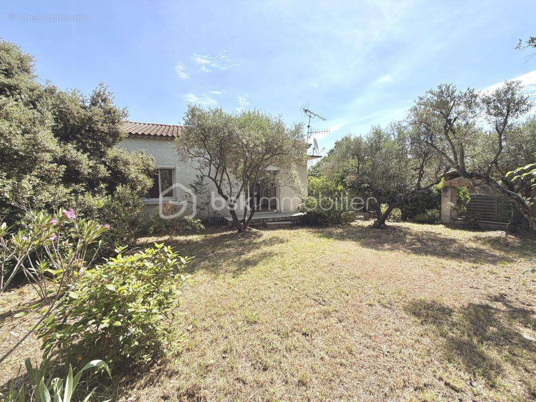 Rare à la vente : propriété avec dépendance indépendante à Saint-Saturnin-les-Apt - photo 29