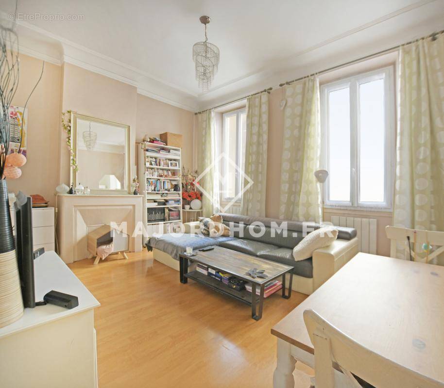 Appartement à MARSEILLE-5E