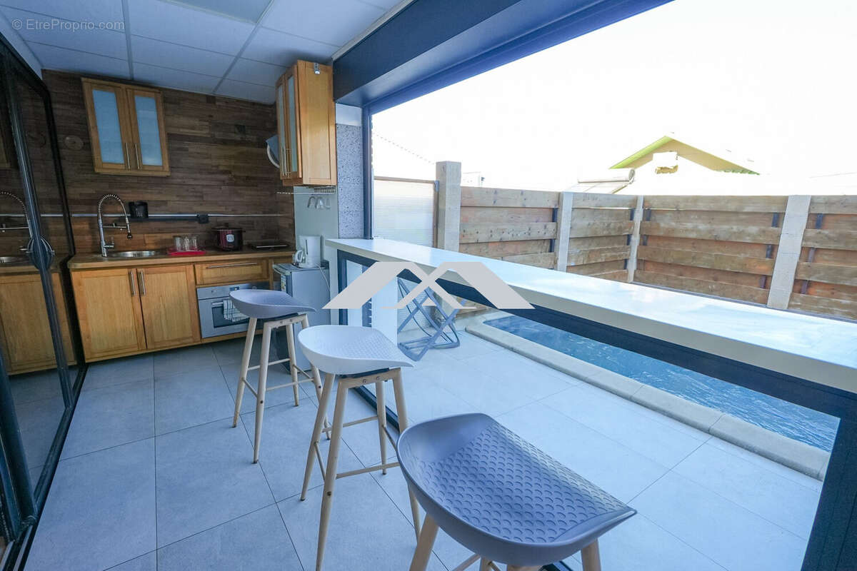 Maison 120 m² à Saint-Pierre  - photo 3