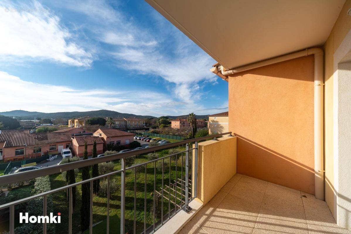 Appartement à BORMES-LES-MIMOSAS
