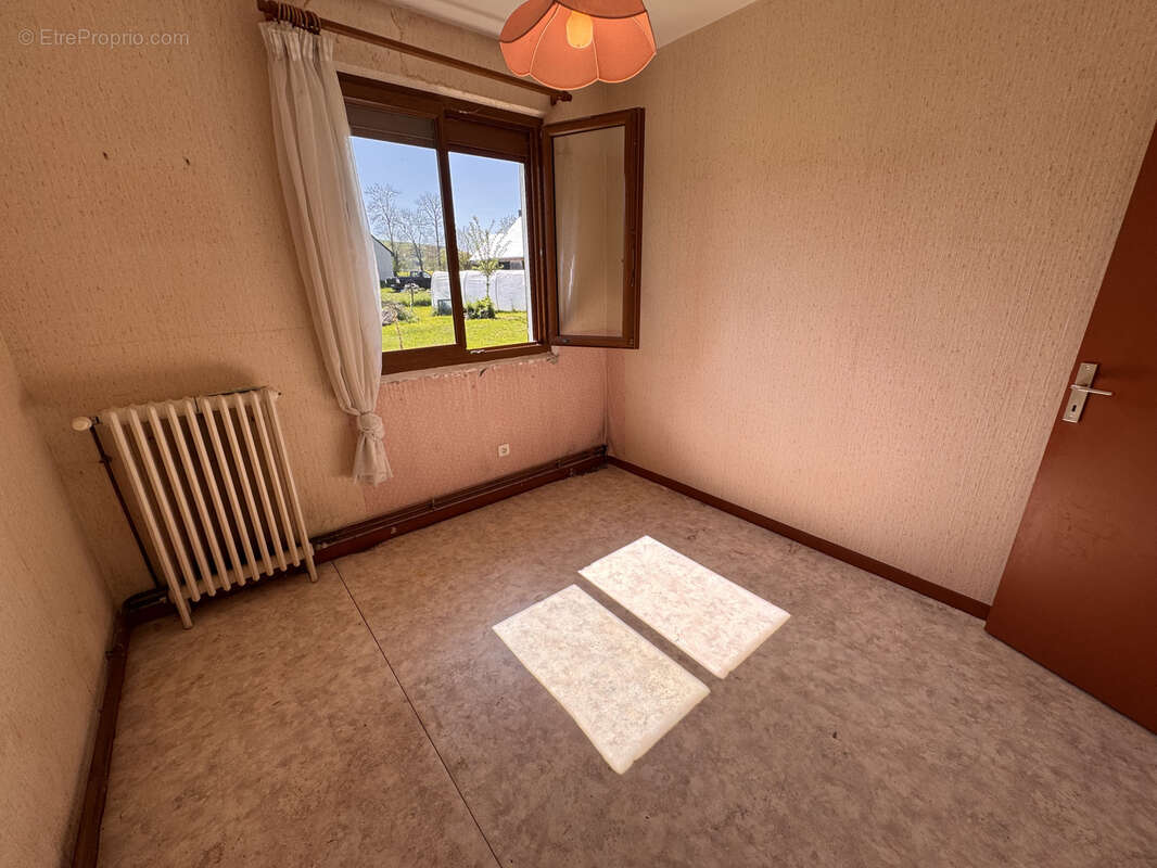 Maison à SEGUR-LES-VILLAS