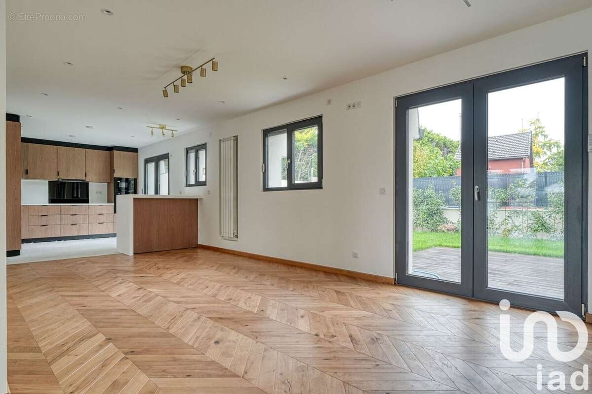 Maison 244 m² à Argenteuil  - photo 4