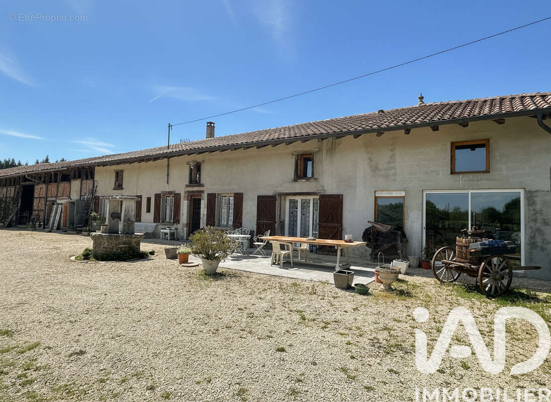 Photo 3 - Maison à SAINT-ETIENNE-DU-BOIS