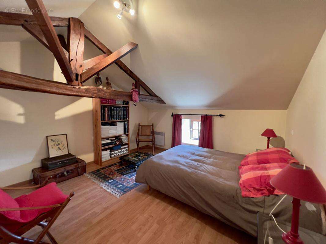 Maison à MONTFAUCON-MONTIGNE