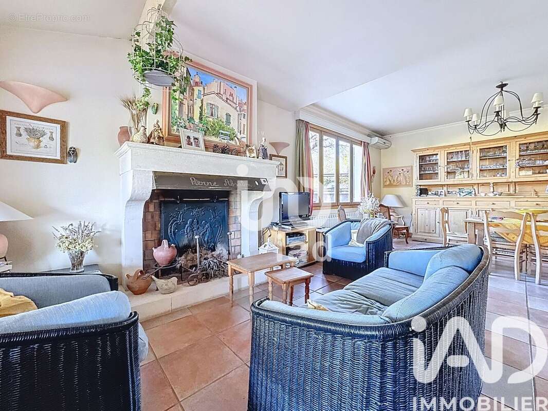 Photo 3 - Maison à ALLEMAGNE-EN-PROVENCE