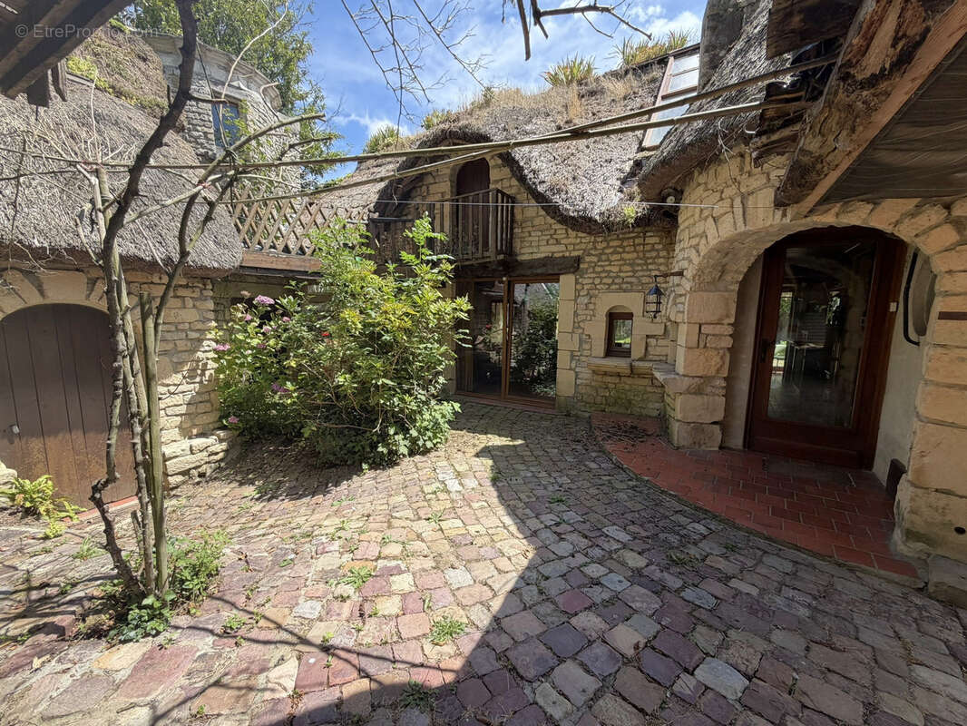 Belle maison atypique entre Caen et Bayeux - photo 2
