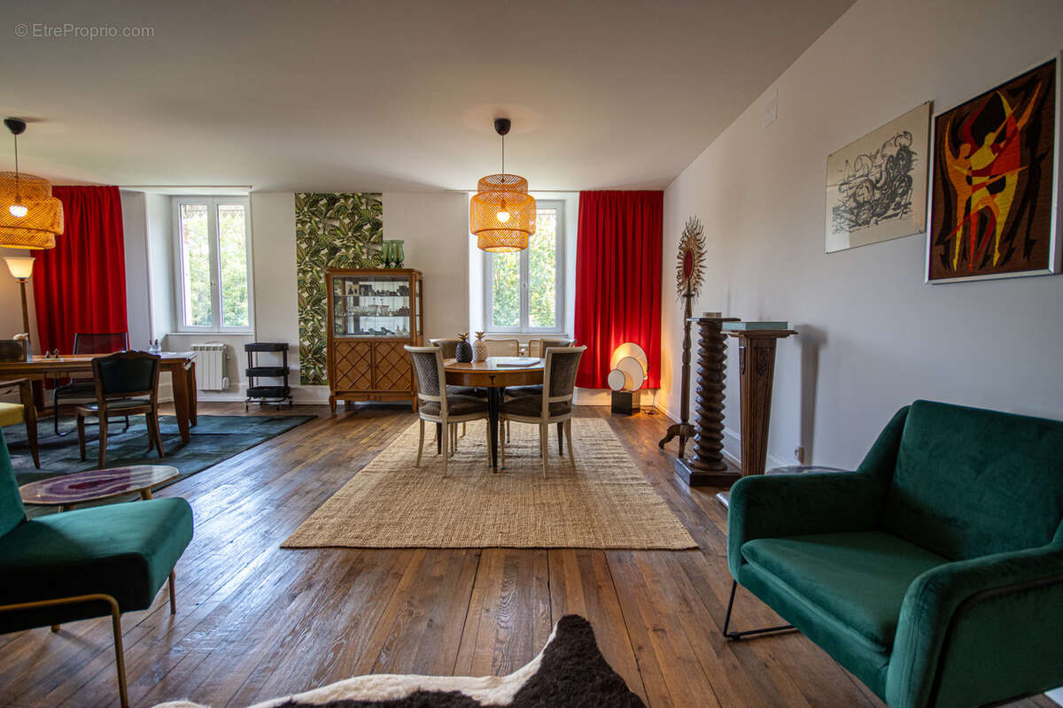 Maison à ETIVAL-CLAIREFONTAINE