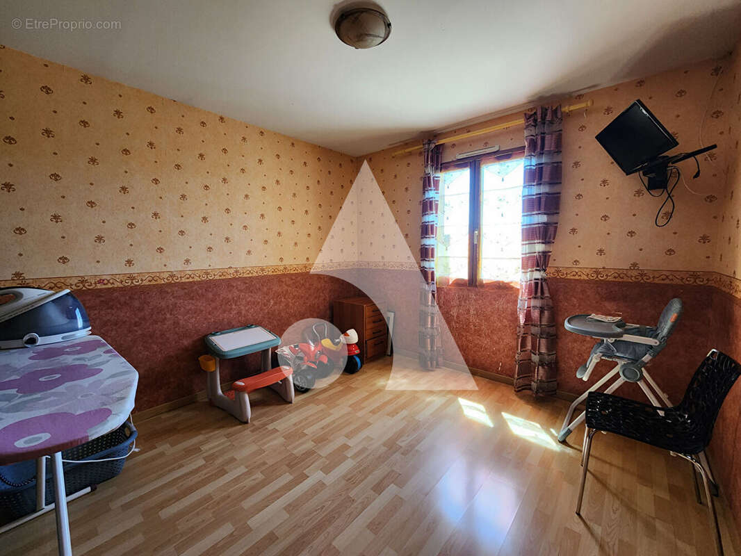 Maison à SAINT-BERAIN-SOUS-SANVIGNES