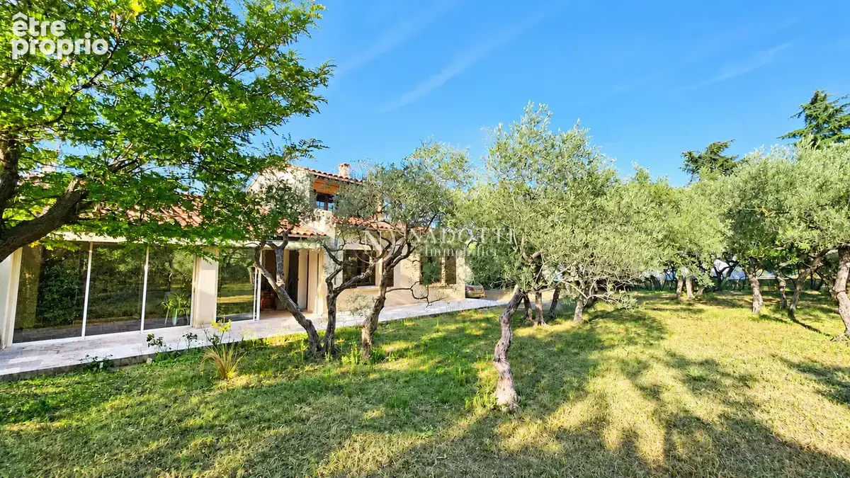 Superbe  villa individuelle de 150 m² traditionnelle sur 2260 m² de terrain clos - photo 10