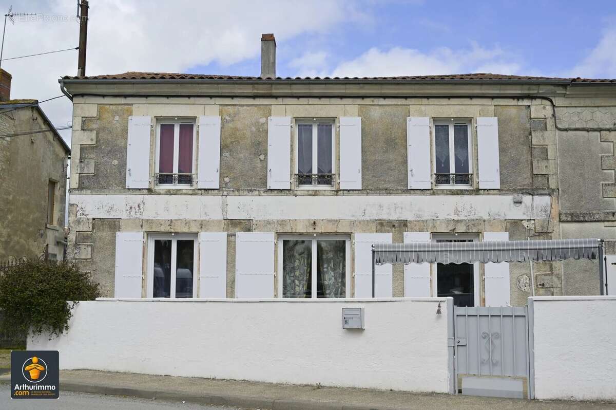 Maison à SAINT-HILAIRE-LA-PALUD