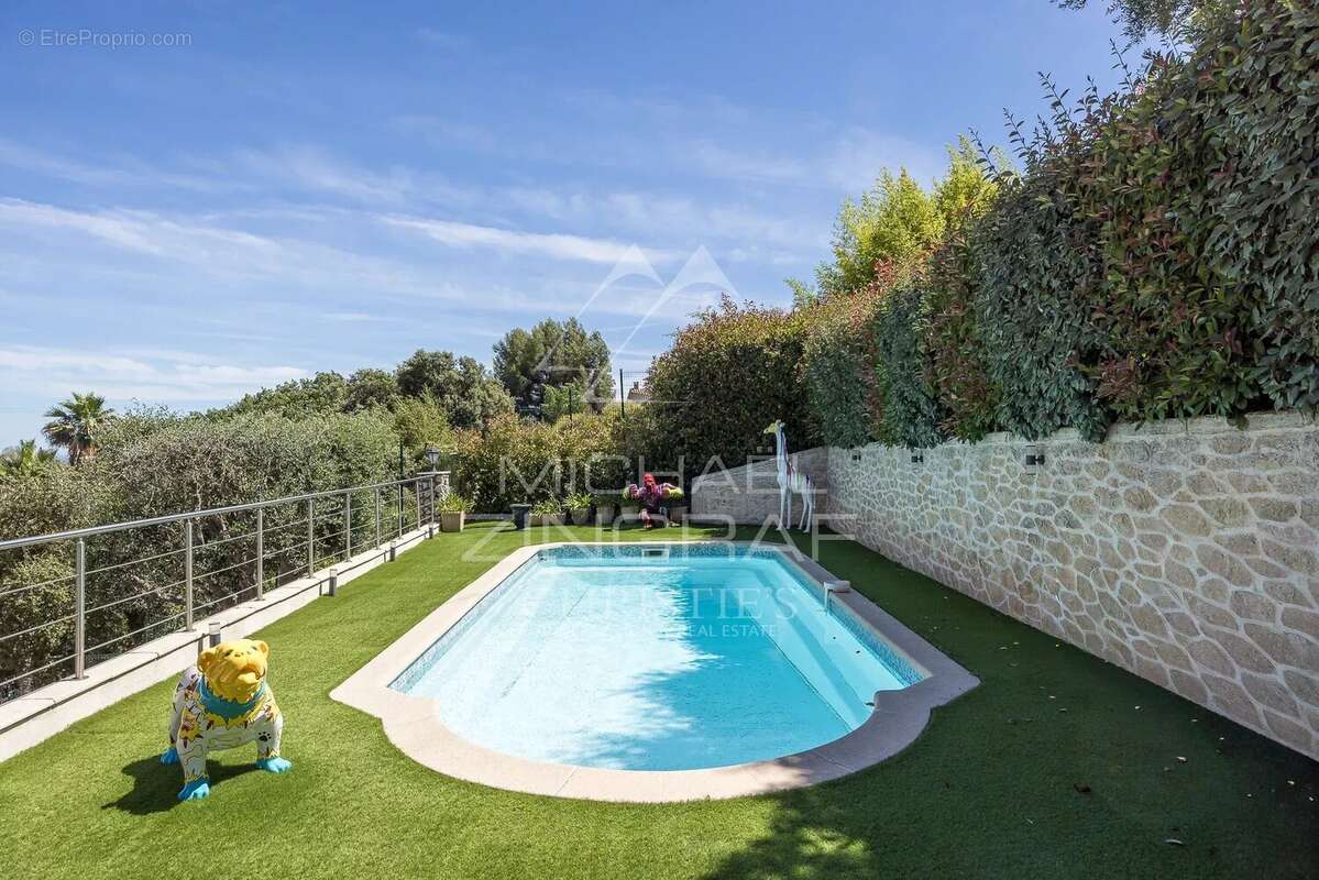 Maison à CAGNES-SUR-MER