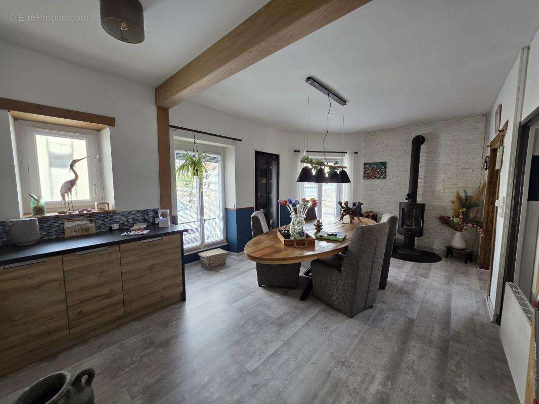 Maison à TOURNON-SAINT-MARTIN