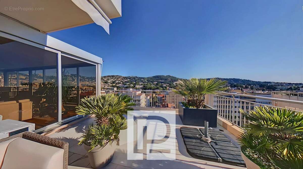 Appartement à LE CANNET