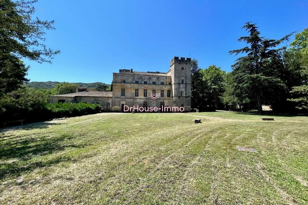 Autre à VERS-PONT-DU-GARD