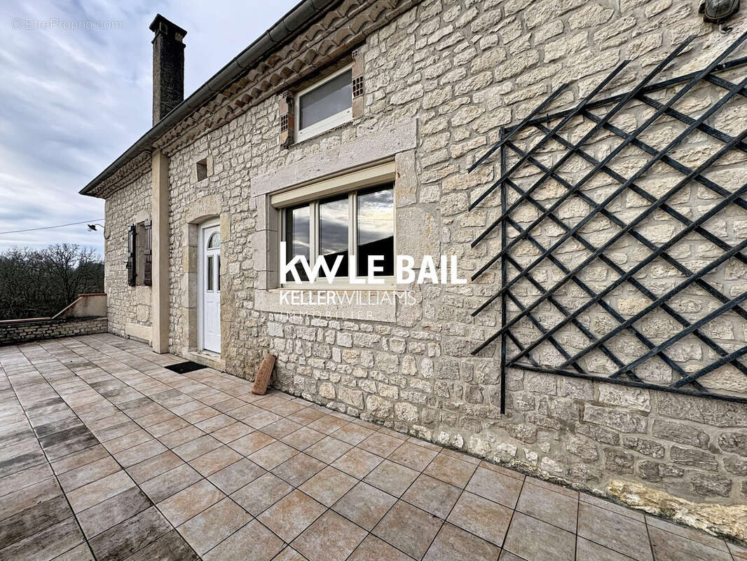 Maison 135 m² à Montaigu-De-Quercy  - photo 8