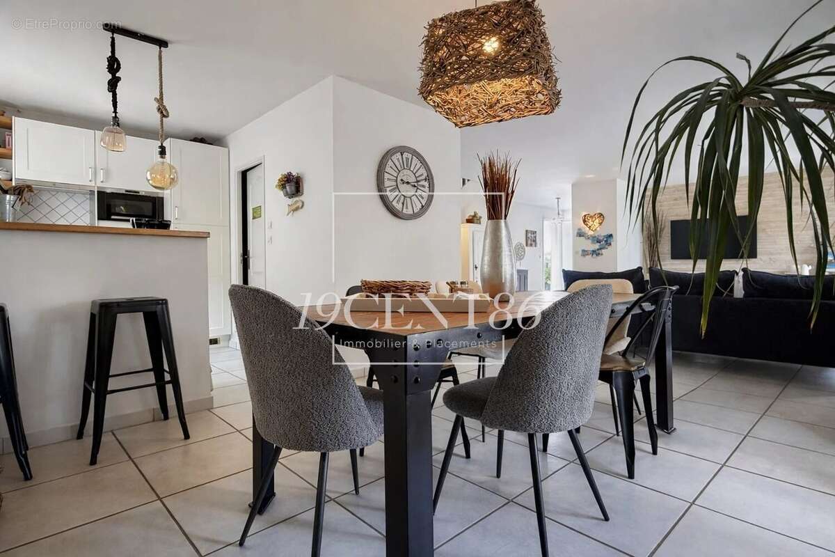 Maison 125 m² à Communay  - photo 9
