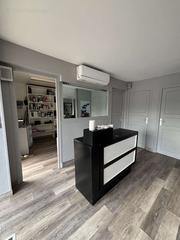 Commerce à SANSAC-DE-MARMIESSE