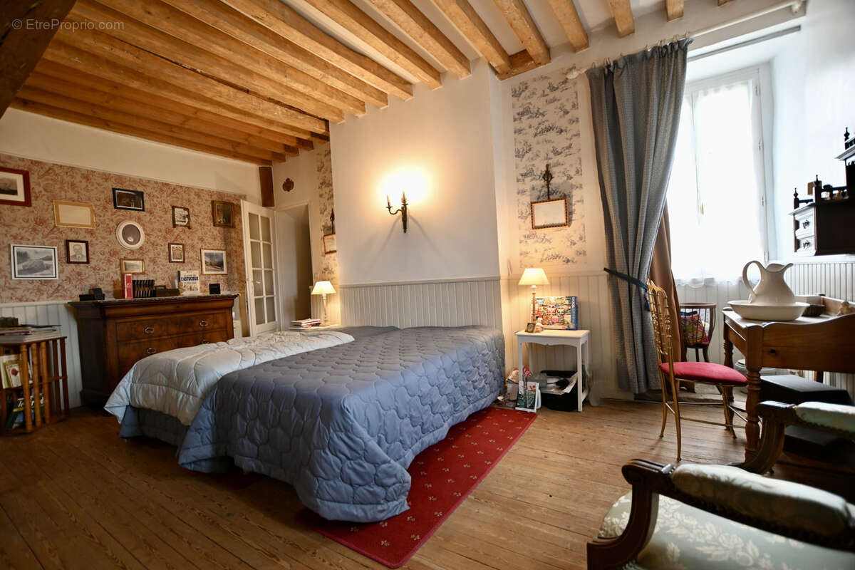 Maison à NEUFFONTAINES