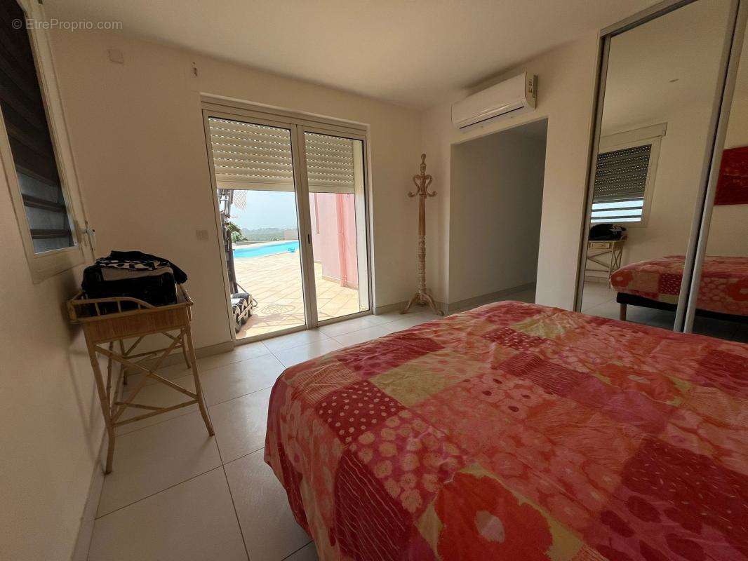 Maison à PETIT-BOURG