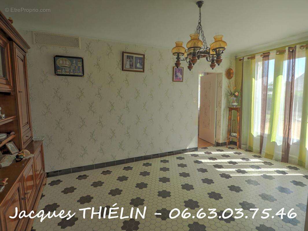 Maison à LONGUE-JUMELLES