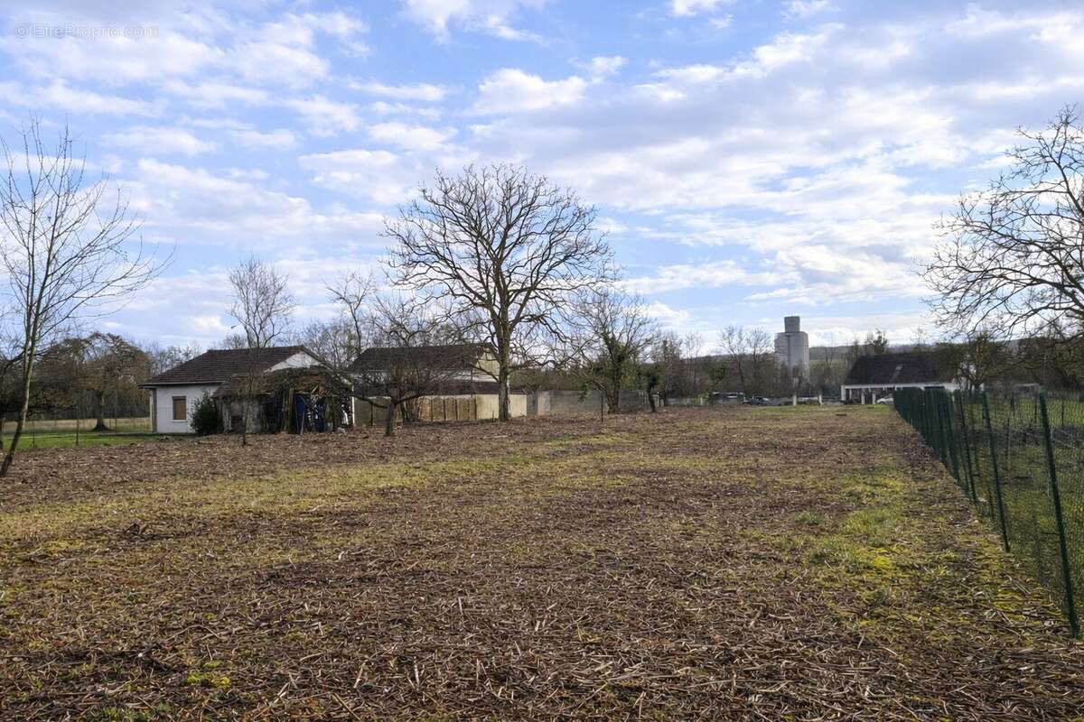 Terrain à PONT-SUR-SEINE