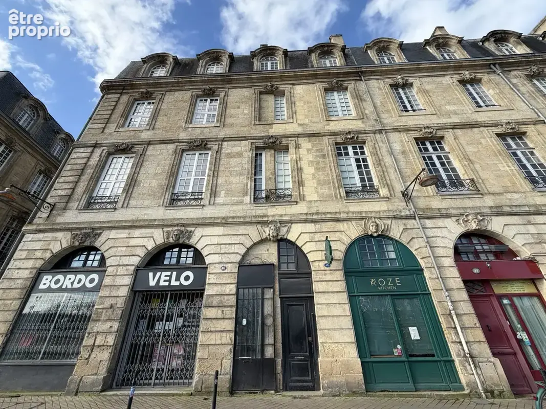 Duplex de charme au dernier étage - Emplacement prestigieux au coeur de Bordeaux - photo 10