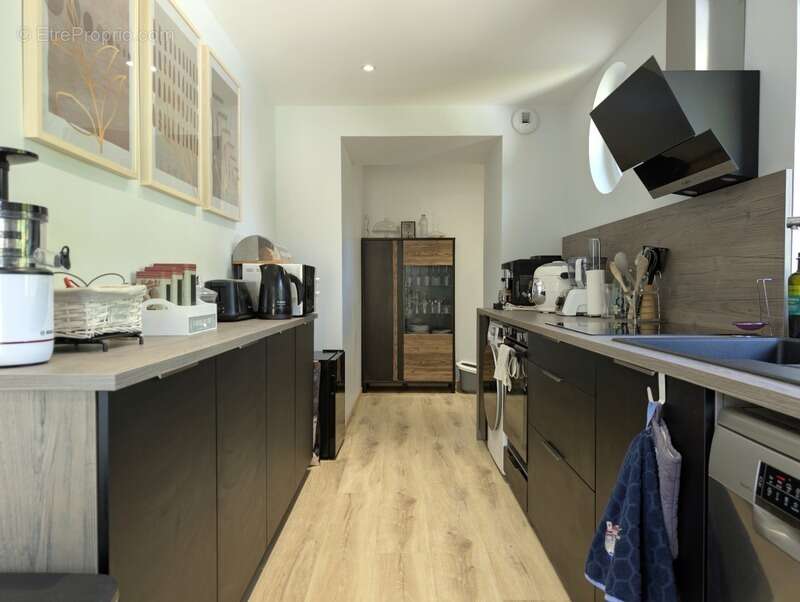 Appartement à COURS-LA-VILLE