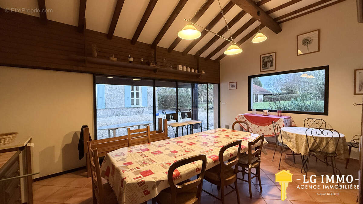 Maison à BRIE-SOUS-MORTAGNE