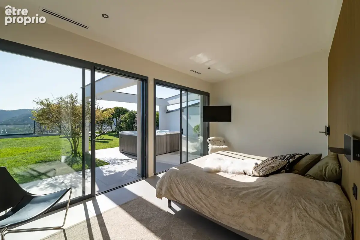 VILLA CONTEMPORAINE  DE  PRESTIGE : 256m² sur  parcelle 913m²  - Panorama exceptionnel sur la Vallée du Rhône - photo 10