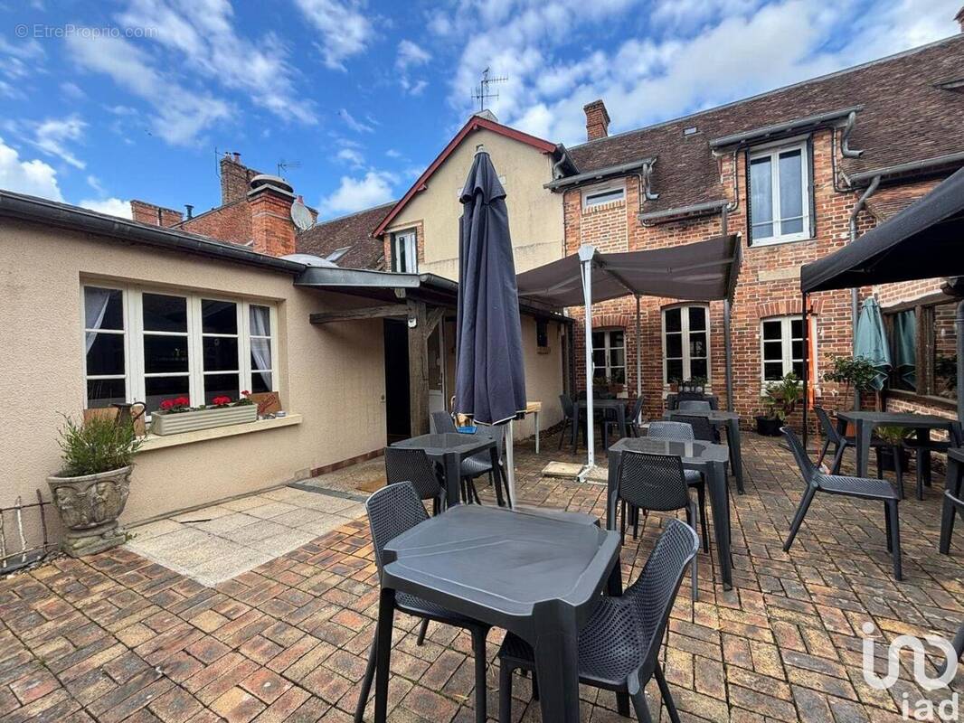 Photo 1 - Commerce à BRINON-SUR-SAULDRE