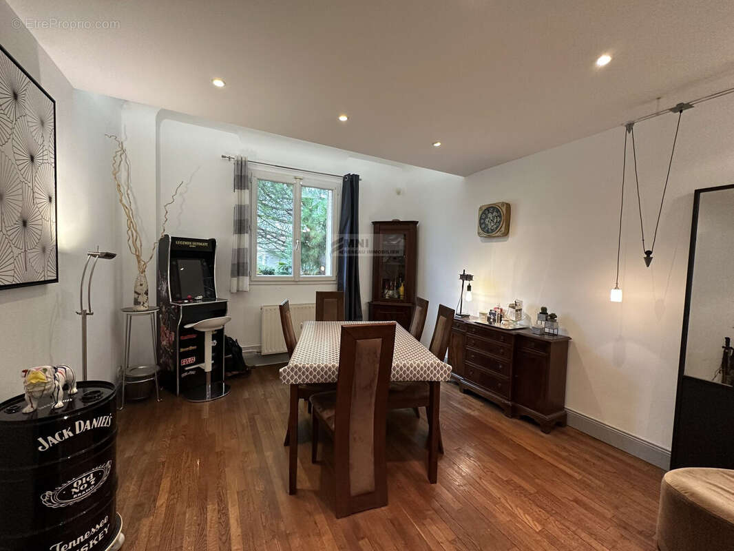 Maison à CHOISY-LE-ROI