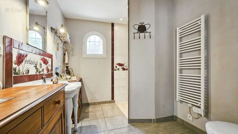 Maison de plain-pied – 132 m² avec garage– Terrain 1 000 m² – Économique et immédiatement habitable à vendre 5 pièces MOMERES (6 - photo 39