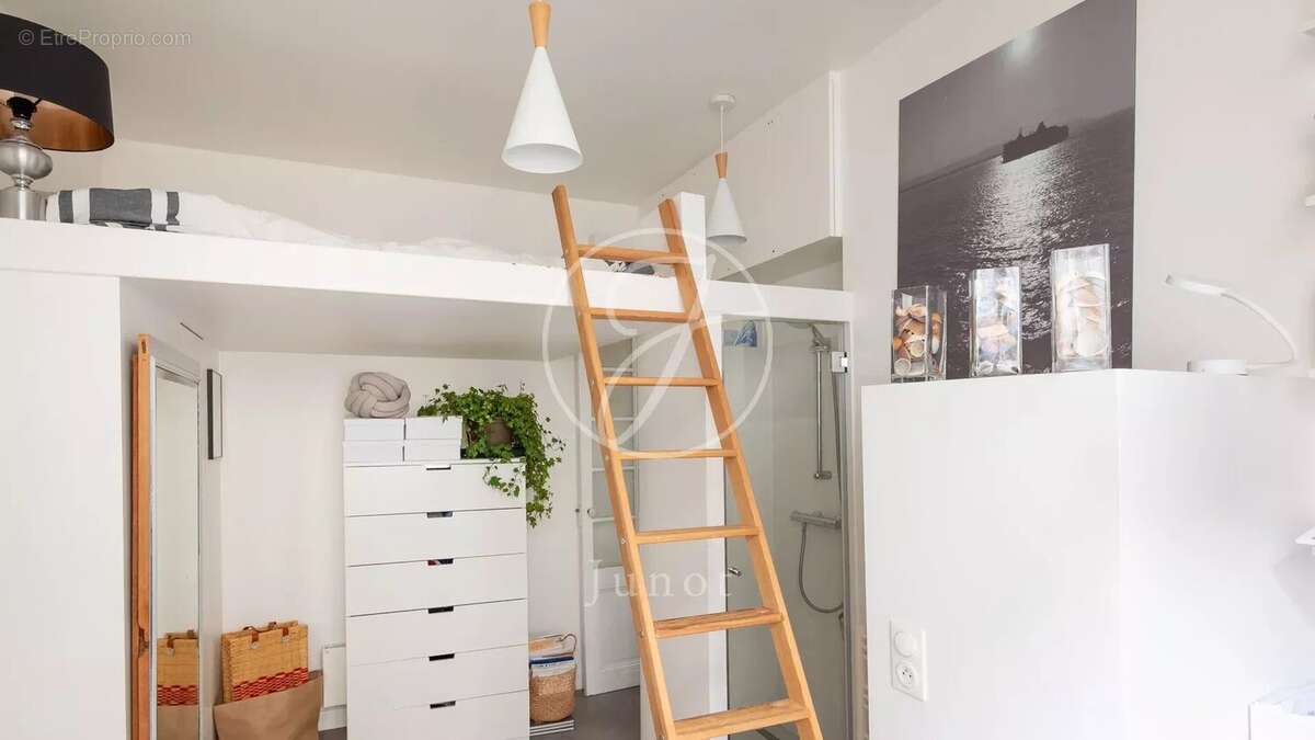 Appartement à PARIS-10E