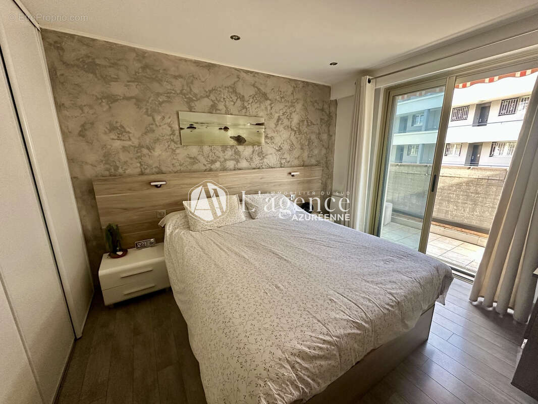 Appartement à SAINT-LAURENT-DU-VAR