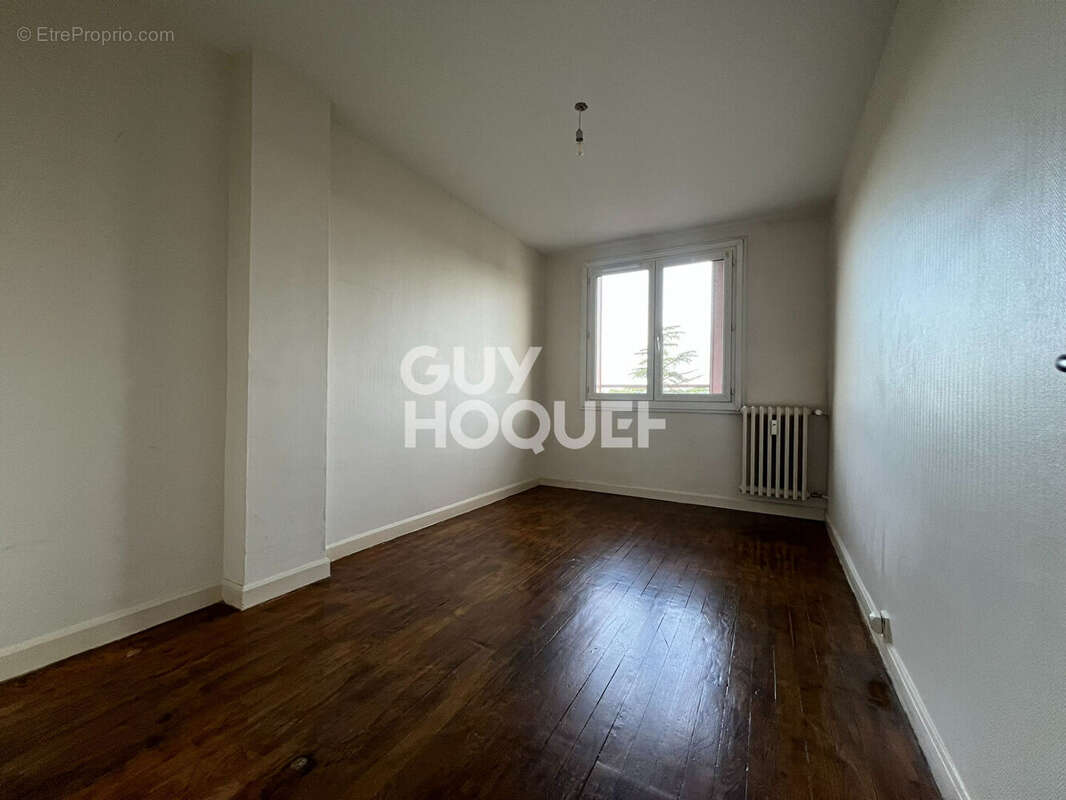 Appartement à DECINES-CHARPIEU