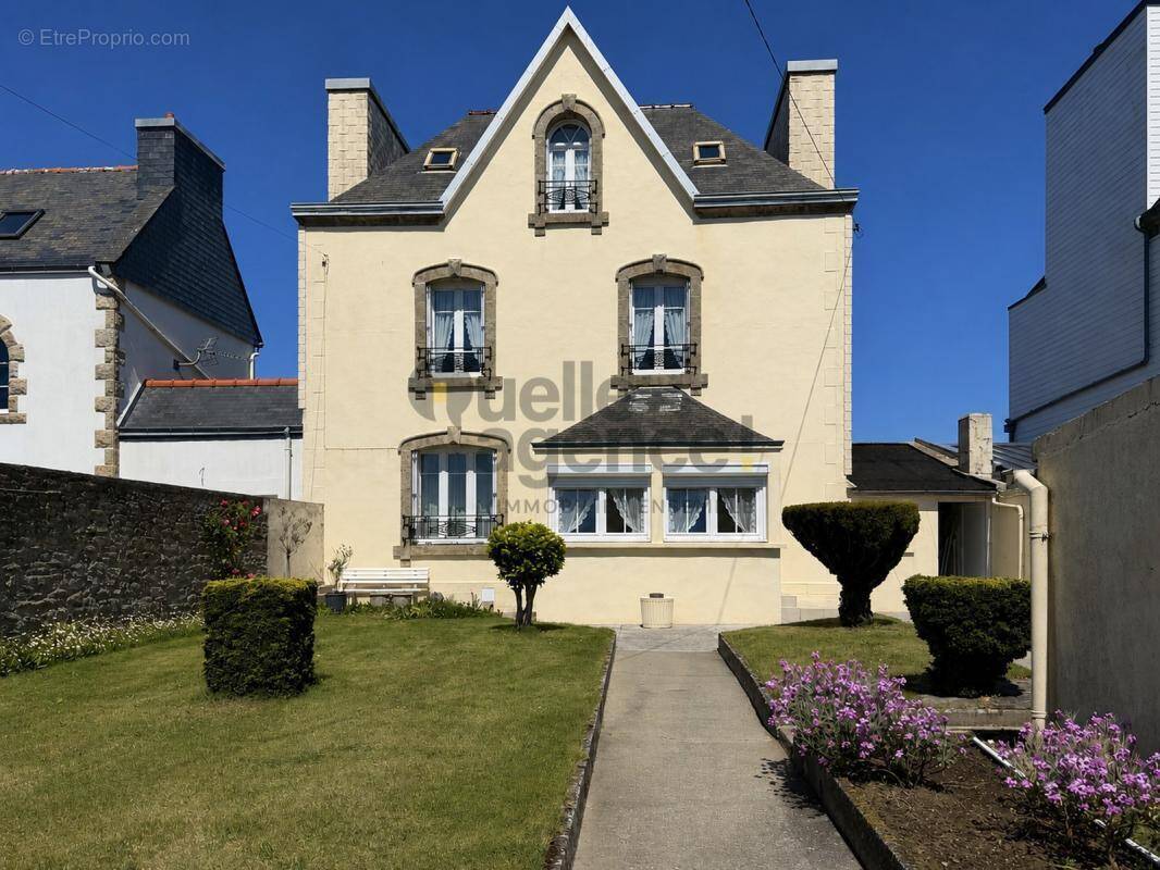 Maison à PLOUHINEC