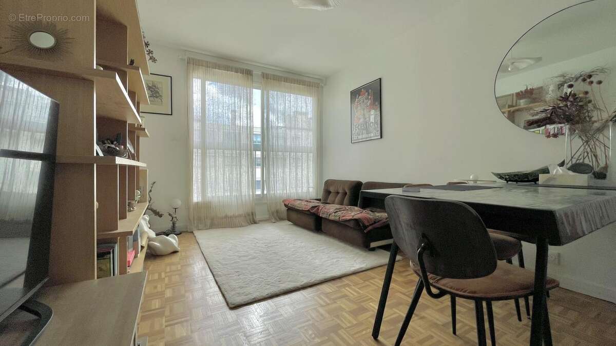 Appartement à PARIS-11E